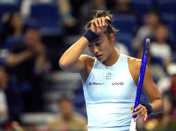 郑钦文世界排名将跌出25名之外，或将无缘明年澳网种子席位